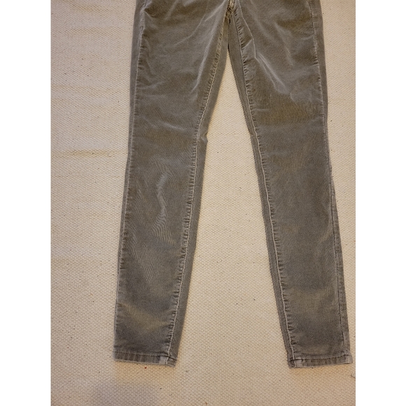 AE Stretch Corduroy '90s Straight Pant in color light gray/green pant Size 4 - Picture 3 of 7